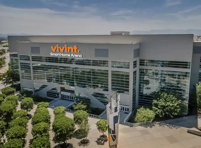 sensory room建设在犹他爵士队主场的多功能室内体育馆五层的位置.