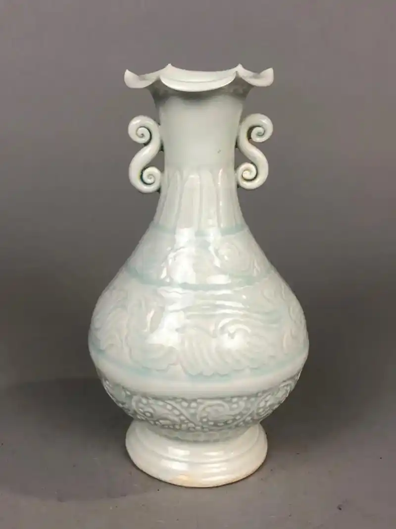 宋影青花口双耳瓶#宋瓷 #官窑 #古玩欣赏 #古玩艺术品 # - 抖音