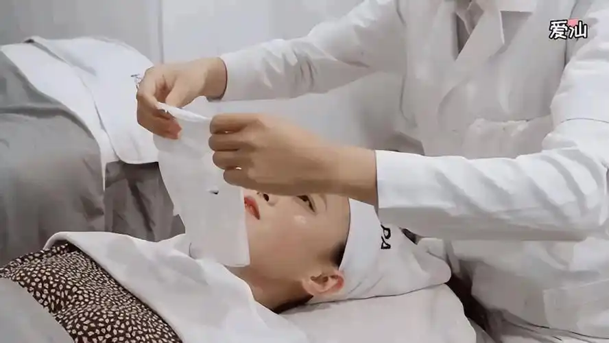 美容院做一次毛孔深层清洁几百块到底值不值?