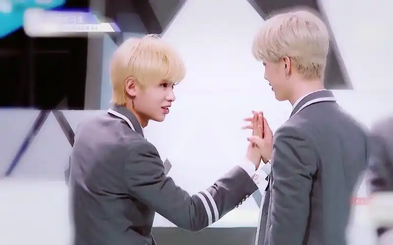 皇权富贵黄明昊范丞丞我好想你好想你却欺骗自己