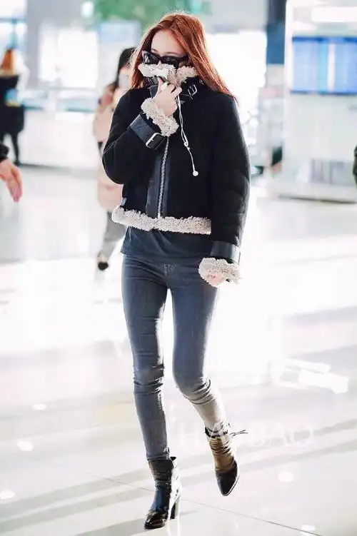 f(x)组合成员郑秀晶12月4日韩国金浦机场街拍 (飞北京):身着acne