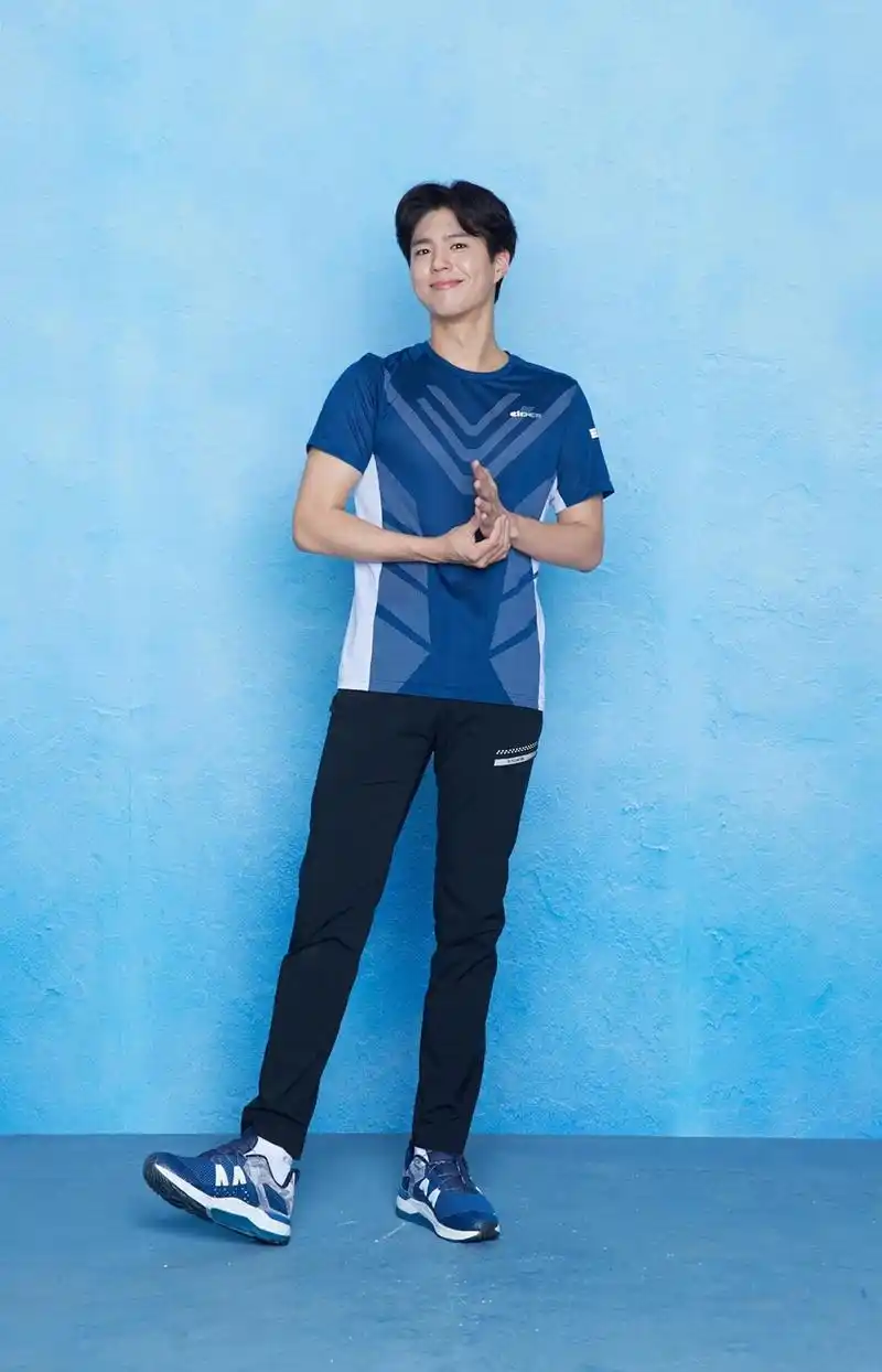 [朴宝剑][分享]180531 宝剑手臂肌肉太撩 被挽入怀中的感觉如何?