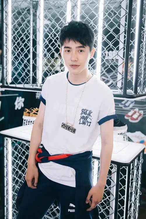 进来看短发刘昊然呀