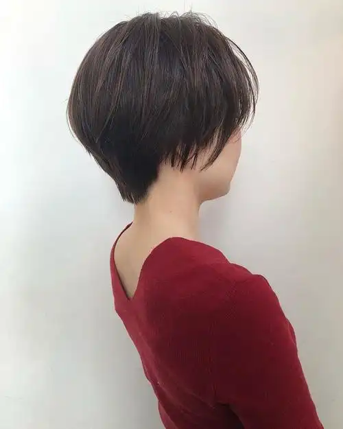 圆形的波波头短发,小颜有气质