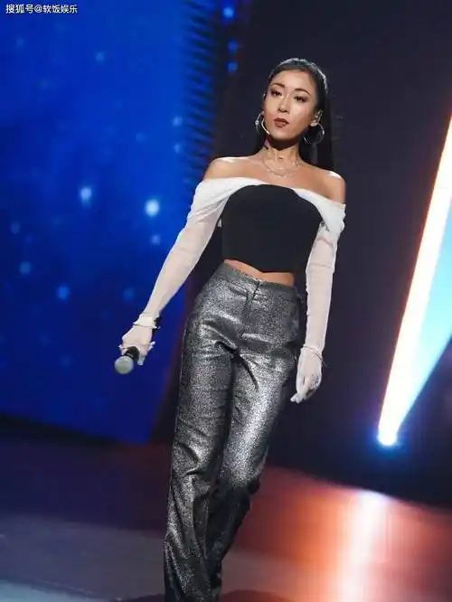 35岁吉克隽逸疑毁容!