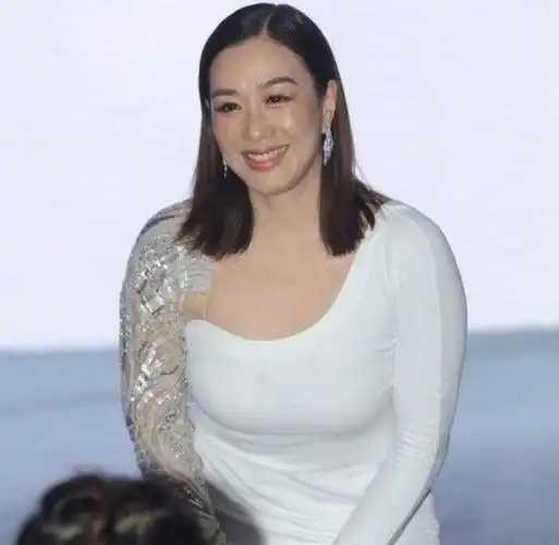 钟丽缇,发福大变样,胖了30斤显富态