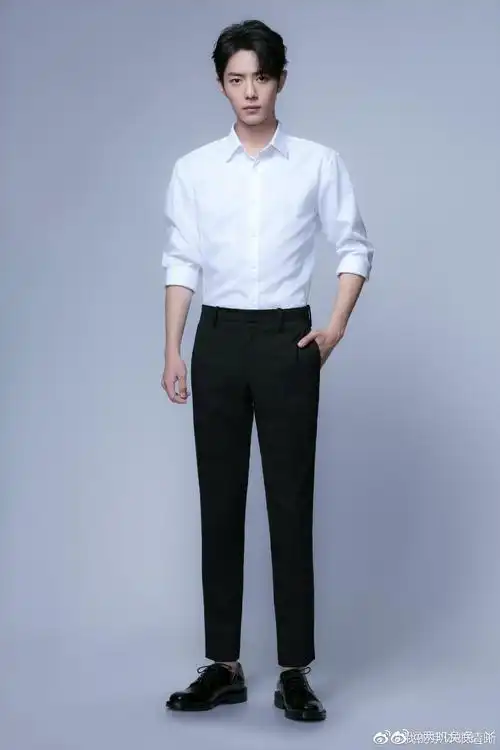 同样是白衬衫,白西装, 赞哥-两叽兔兔_丫(zw/bx找文站923003)