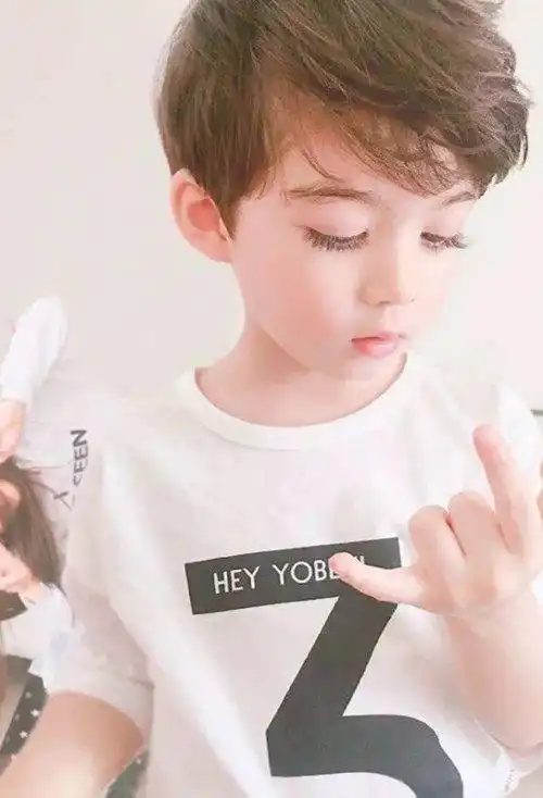 长脸的男宝宝理什么发型可爱