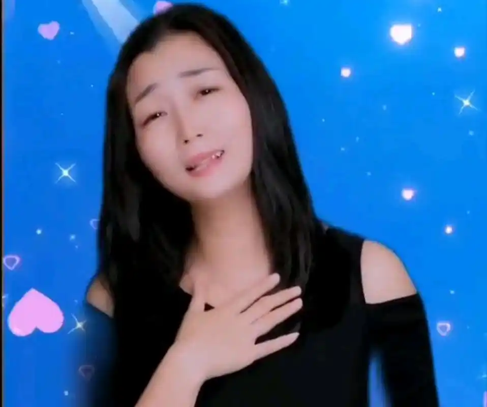 祁隆全家出镜泪洒直播间,唯独乐凡没有现身,疑似两人已经离婚