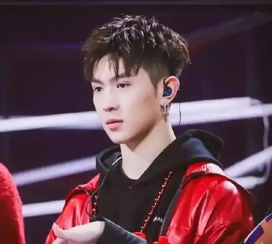 原创马伯骞看似玩世不恭其实人间清醒