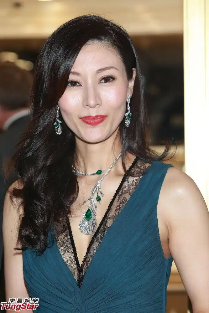 组图:李嘉欣性感亮相优雅妩媚_高清图集_新浪网