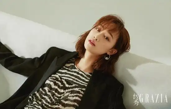 蓝盈莹驾驭时尚风 造型前卫演绎率性短发魅力