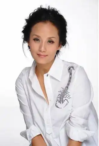 "儿子"是当红明星,女儿是奥运冠军,54岁的她才是真正的赢家_李颖_张翰