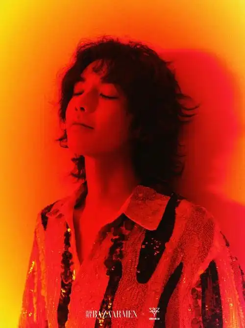 华晨宇超话  红红的,帅帅的,酷酷的,飒飒的90@华晨宇yu    #华晨宇