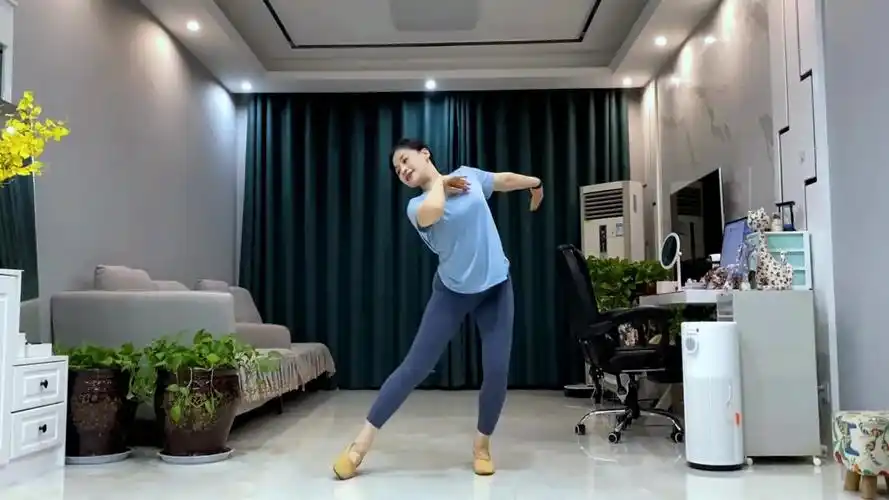 室内广场舞《你的生命如此美丽》