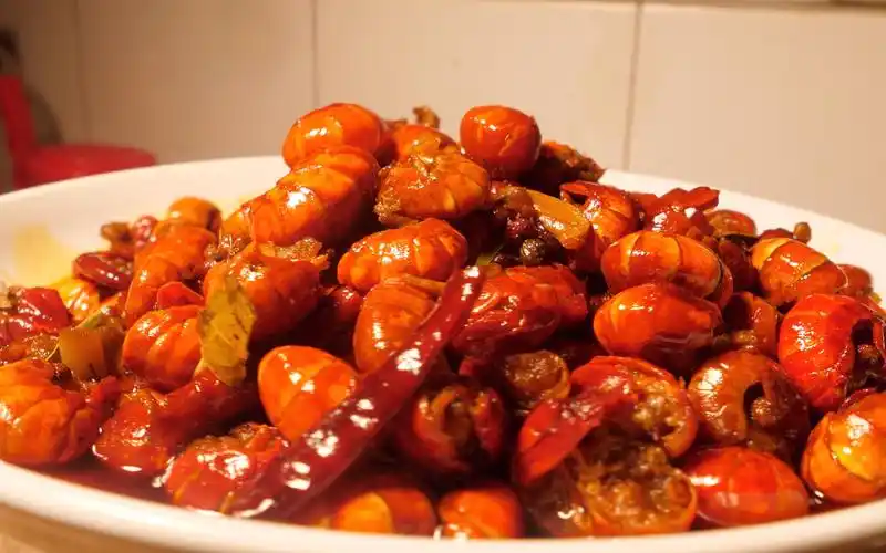 关哥教你做秘制炒虾尾在家做出饭店的味道香辣过瘾味道超赞