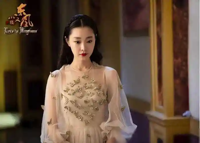 2015年,宋轶在谍战剧《伪装者》中饰演于曼丽.