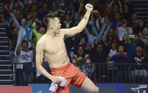 林丹夺第65冠 脱衣疯狂庆祝