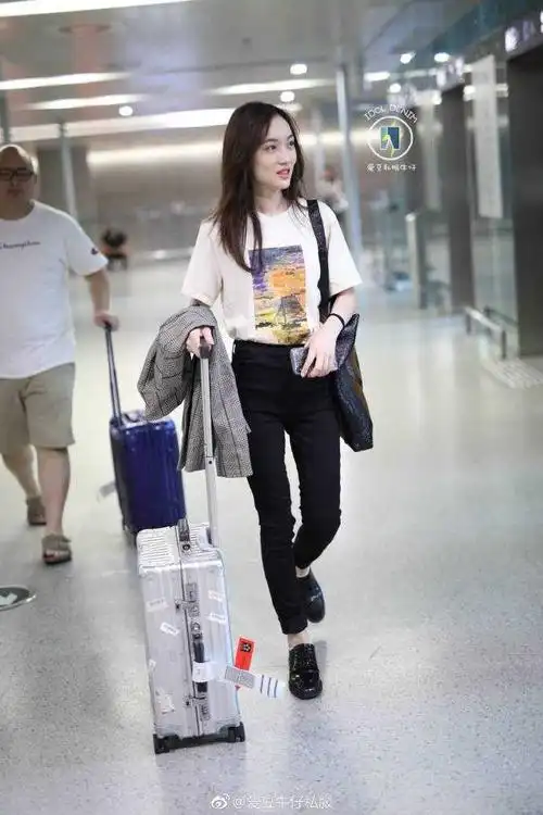 如何评价赵嘉敏的长相?