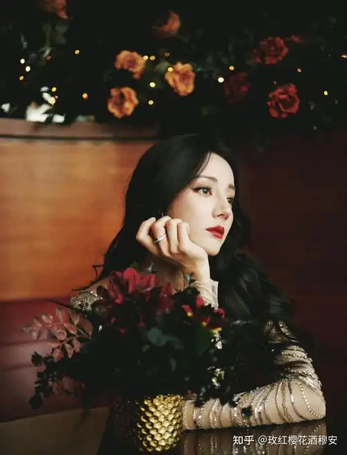 如何评价艺人迪丽热巴的颜值?