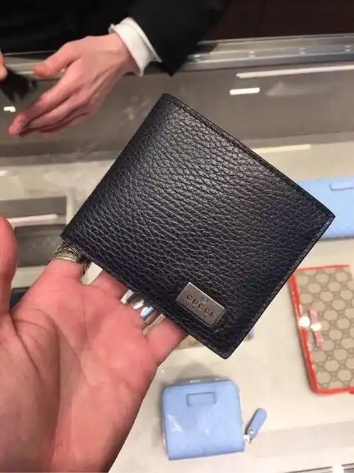 gucci古驰男士短款钱包