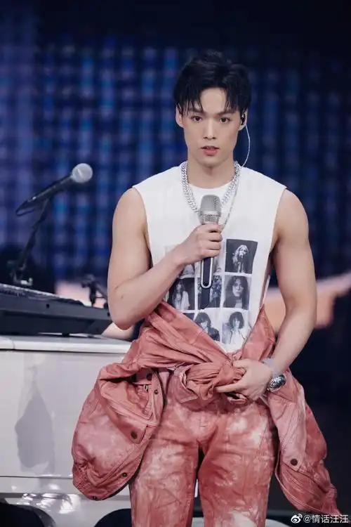 胡海泉董又霖合唱##董又霖肌肉