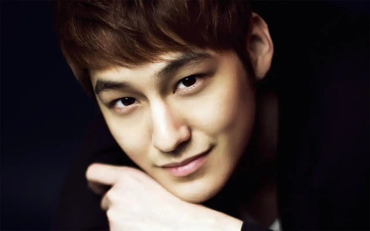 韩国男星金范酷炫帅气时尚简约写真桌面壁纸(一)