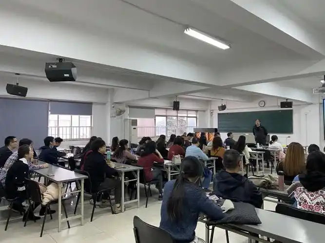 行动即路径南京艺术学院高职学院培训课程的实验精神