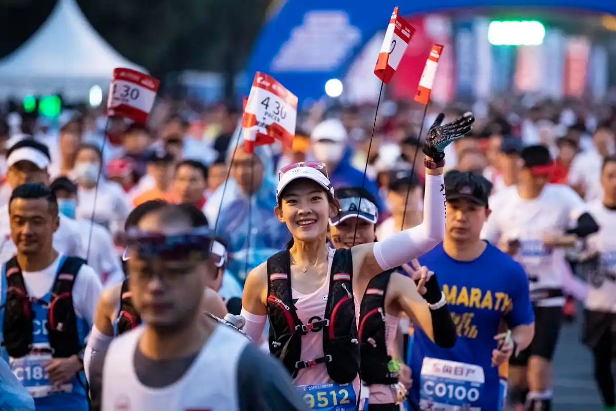 马拉松——2020成都马拉松赛举行(6)