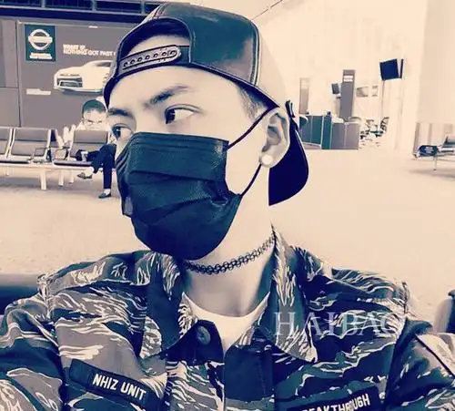 微博三围身高最新电竞女老板李葳性感私房照陈伟霆qq头像超拽带字