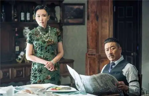 剃刀边缘马丽饰金太太被赞卓越的女政治家