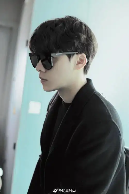 李易峰为什么被黑 李易峰为什么被央视捧