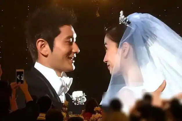 黄晓明与杨颖离婚原因浮出水面感情没有对错爱得越深让步越多