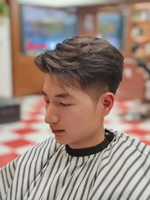 男士发型 男士烫发 男士理发馆 三七分发型