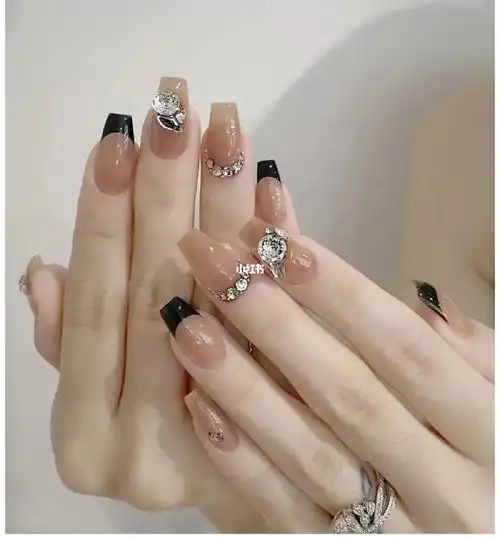 闪闪美甲款式气质美甲