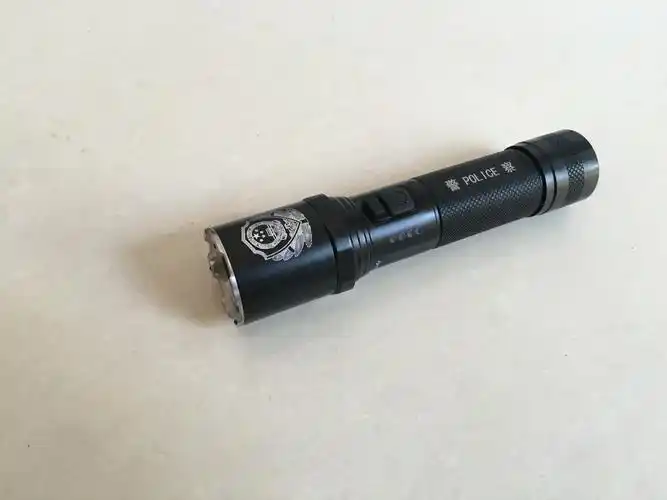 公司[已核实]第4年￥1标准警用强光手电/基础型手电/战术型手电筒型号