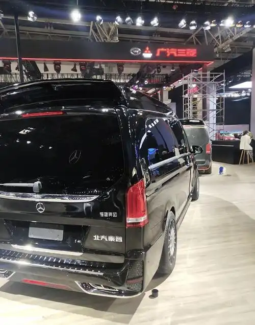 2020北京车展——奔驰v260l车尾太方了