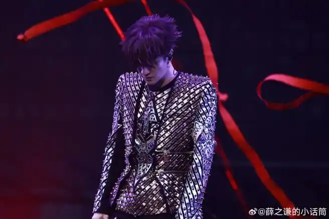 这是薛之谦在鸟巢的圆满,也是星际执行官0717号与北京的告别,看那
