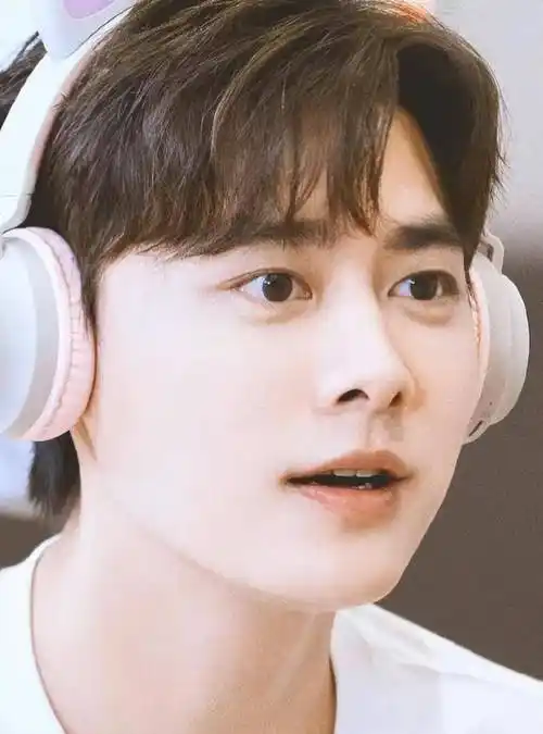 "封杀"不到1年,再看李易峰如今的处境,他很可恨,但也很可悲_音乐_挑战