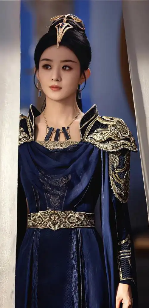 与凤行赵丽颖最新服装造型解锁