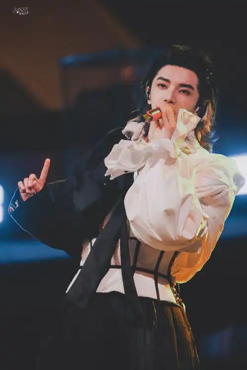 2021华晨宇火星演唱会##华晨宇演唱会万人蹦迪现场