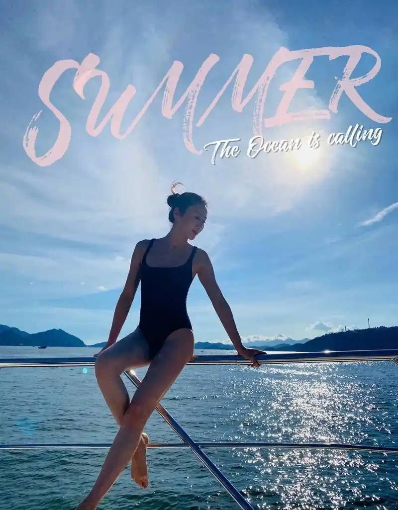 黎姿罕晒泳装照,身材苗条四肢纤细