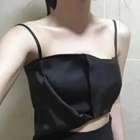 女生头像性感吊带露肩高清污的露肩性感锁骨女生头像图片