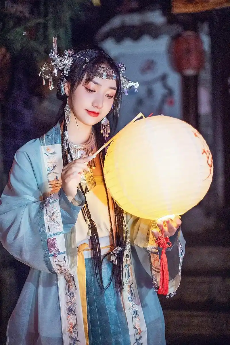 冬天一定要来镇远拍一套汉服写真照,简直是美哭了 - 抖音