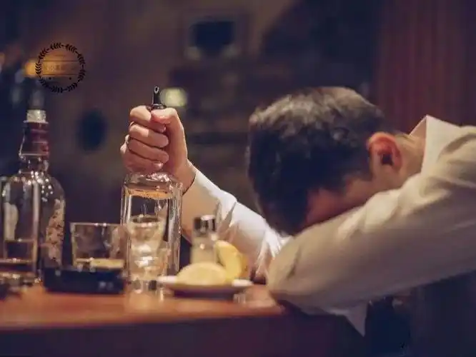 原创爱喝酒的朋友注意了各类酒别再混着喝为了健康不妨看一看