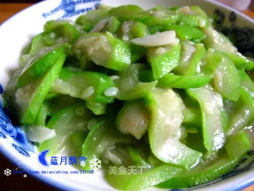 清炒丝瓜的做法步骤_蓝月飘雪_美食天下