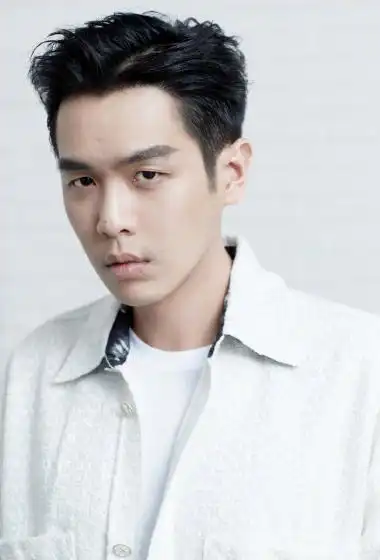 张若昀狼奔头发型酷帅写真图片66