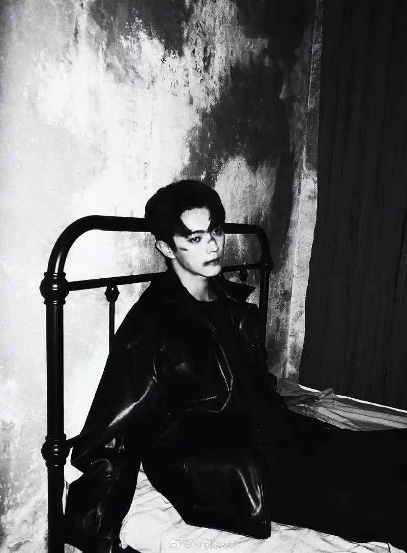 许凯 #五彩斑斓的黑 #超酷 #这谁顶得住啊 #他很哇塞  - 抖音