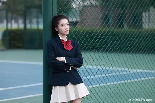 张雪迎陆完完毕业照#是超甜美超青春的校服张雪迎高马尾甩出飞训哪