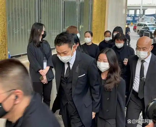 刘德华父亲刘礼于11月20日在家人陪伴中安详去世,刘德华暂停工作回家